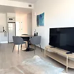 Appartement Stunning Penthouse In Near The Beach!