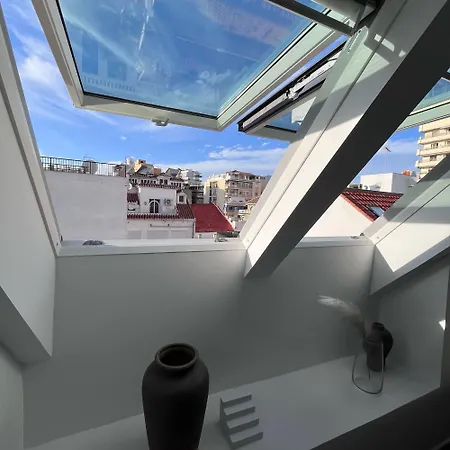 Stunning Penthouse In Near The Beach!
